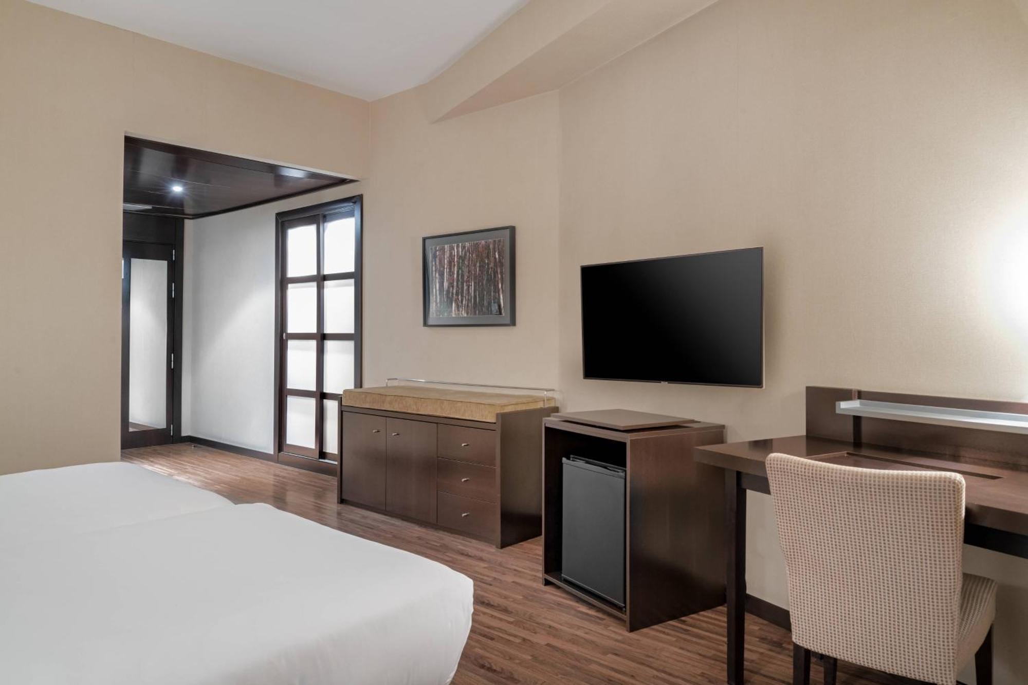 Ac Hotel Oviedo Forum By Marriott Kültér fotó