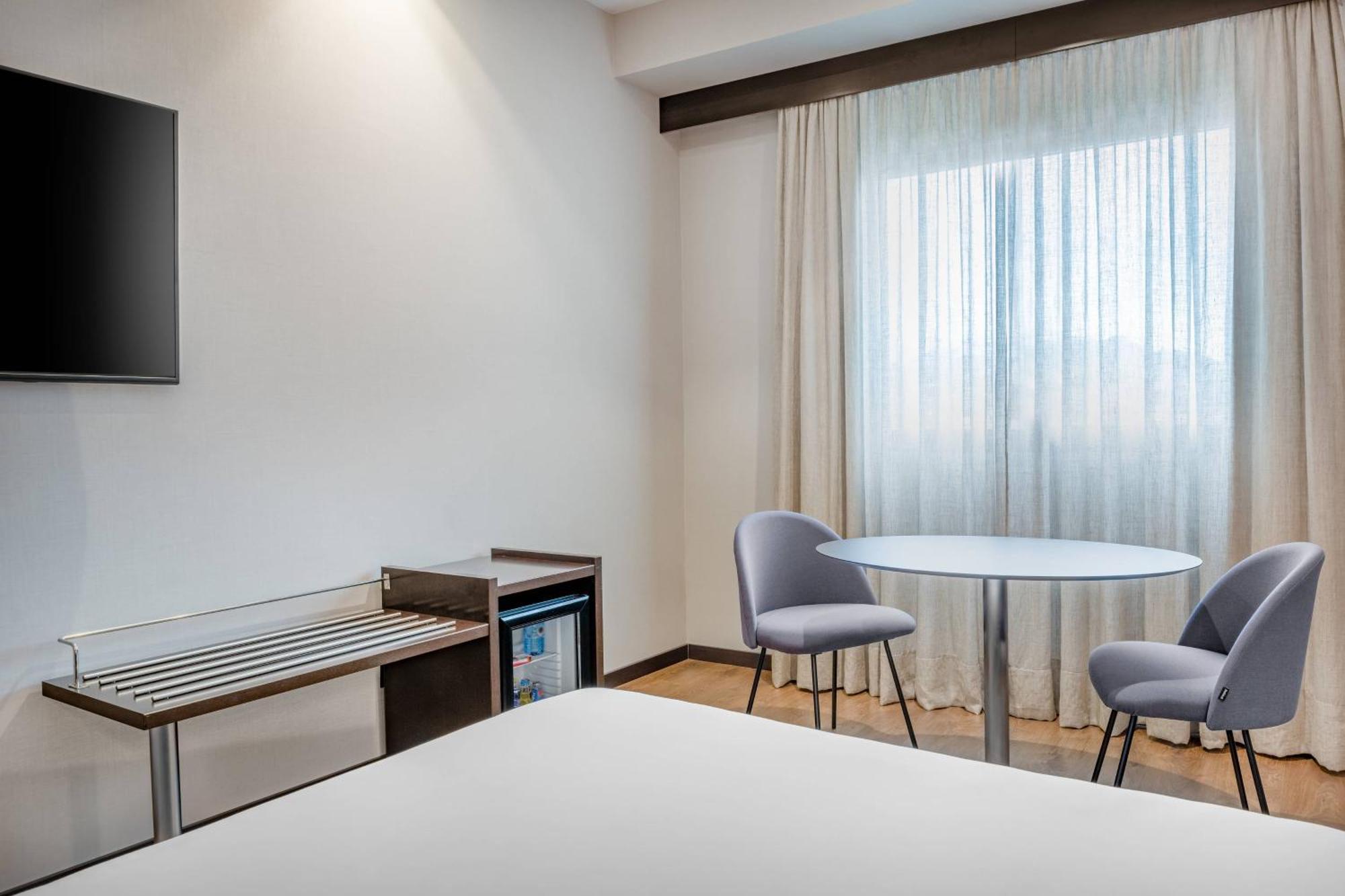 Ac Hotel Oviedo Forum By Marriott Kültér fotó